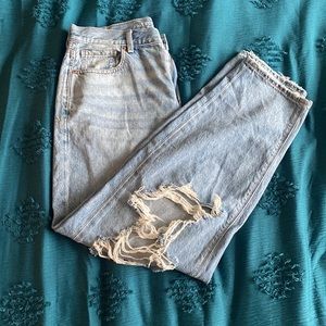 American Eagle Relaxed Mom Jean - Size 10